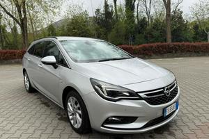 Opel Astra 1.6d 136CV automatica garanzia 2 anni