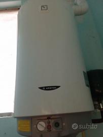 Scaldabagno Ariston a metano