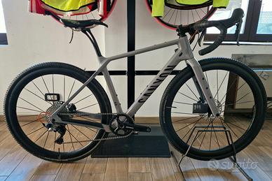 Gravel carbonio incluse ruote Canyon Grizl  CF SL