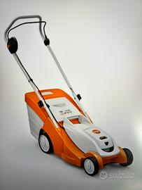 Tosaerba STIHL a batteria, tagliabordi e motosega