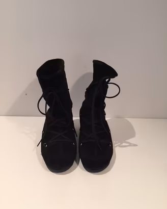 MOON BOOT