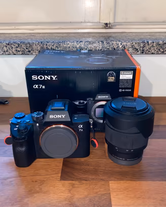 Kit Sony A7III + Sony 28-70 + 2 batterie