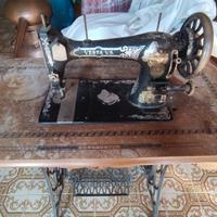 macchina da cucire vintage marca Vesta arredo