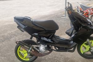 Yamaha AEROX 50 naked