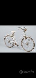 Bicicletta d'epoca da donna con freni a bacchetta