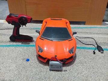 Lamborghini Aventador + Ferrari giocattolo