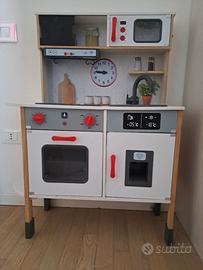 Cucina giocattolo