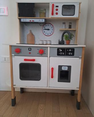 Cucina giocattolo