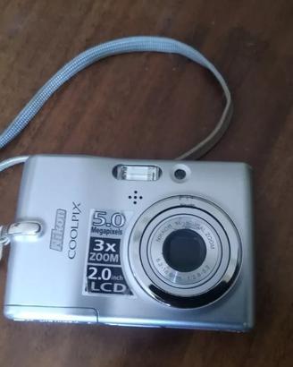 Macchina Fotografica Nikon digitale a batterie