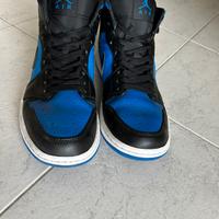 Jordan 1 mid Black Blu