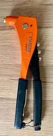 Pinza rivettatrice manuale
