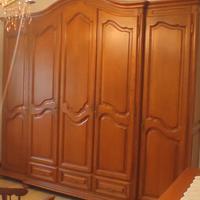 Camera matrimoniale completa in legno massello