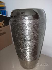 vaso argentato moderno