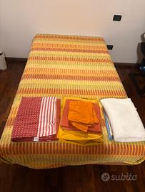 Struttura letto e completo lenzuola e trapuntina