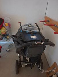 passeggino di marca tedesca con ruote per sterrato