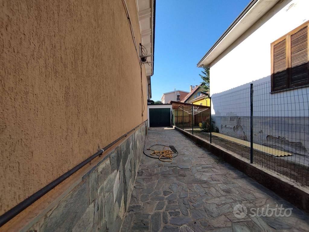 Casa – Rho, Cascina Bruciata - Altro