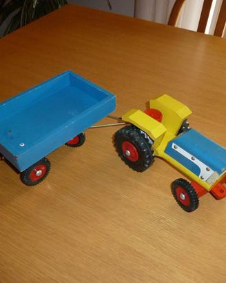 Trattore giocattolo anni 70 in legno