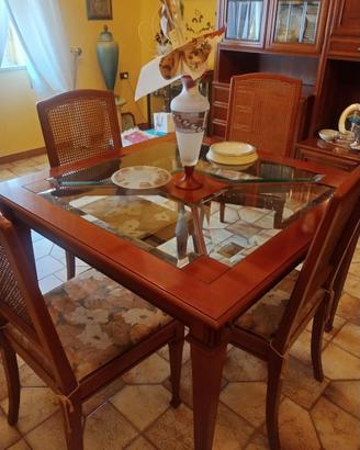 Tavolo e sedie in legno massello e vetro cristallo