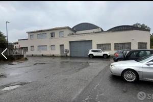 Posti auto per commercianti