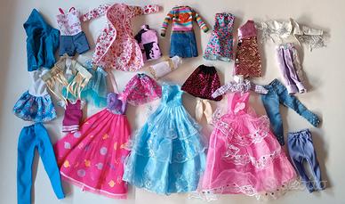 Lotto vestiti Barbie originali.