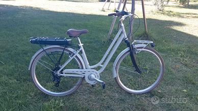 bicicletta elettrica donna