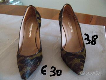 scarpe chiuse con tacco