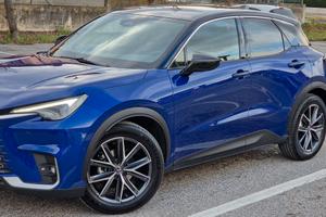 Lexus LBX Cool + Tech Pack Plus – pari al nuovo