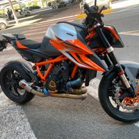 Ktm 1290 super duke r 2022