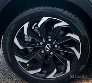 4  Cerchi in lega e gomme  225/50R18