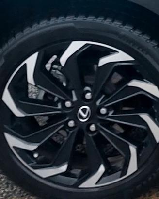 4  Cerchi in lega e gomme  225/50R18