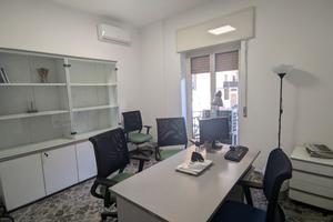 Stanza uso ufficio ad ore