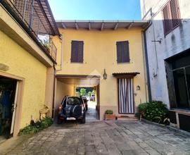 CASA SEMINDIPENDENTE A PISTOIA