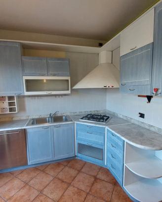 Cucina ad angolo completa