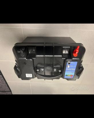Power center battery box easterner