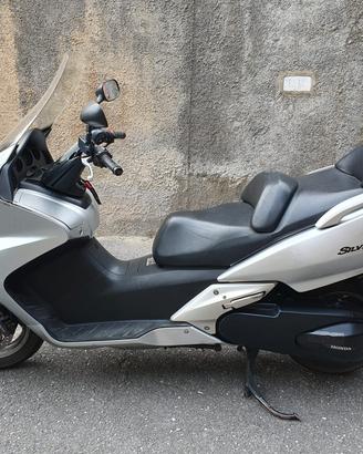 Honda Silver Wing 600