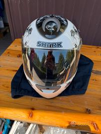 Casco Shark