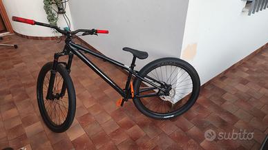 Bici dirt Gt LaBomba