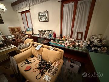 SVUOTO CASA: Mobili e Oggetti in Blocco o Lotti