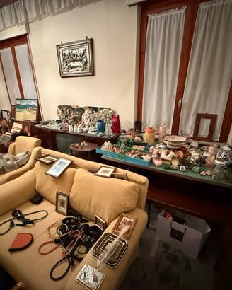 SVUOTO CASA: Mobili e Oggetti in Blocco o Lotti