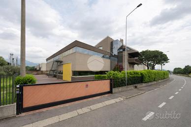 CAPANNONE A PEDRENGO