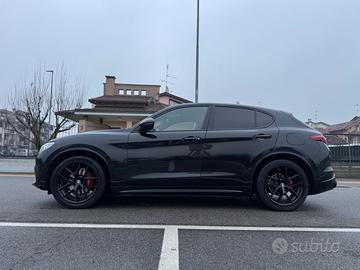 stelvio VELOCE 4x4 UNICOPROPIETARIO -Km originali
