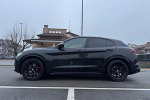 stelvio VELOCE 4x4 UNICOPROPIETARIO -Km originali