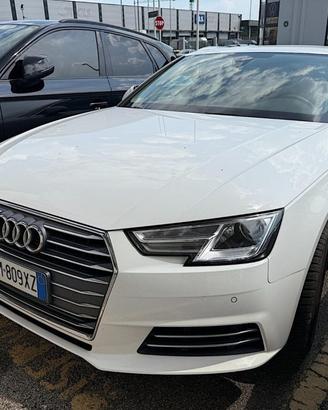 AUDI A4 Avant 30 2.0 tdi Business Sport 122cv s-