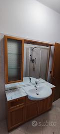 Mobiletto bagno e attaccapanni
