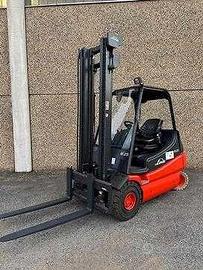 Carrello elevatore elettrico E25 - 02