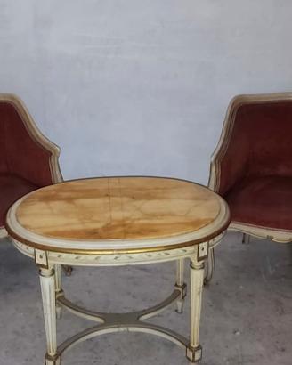 tavolo e sedie antiche 