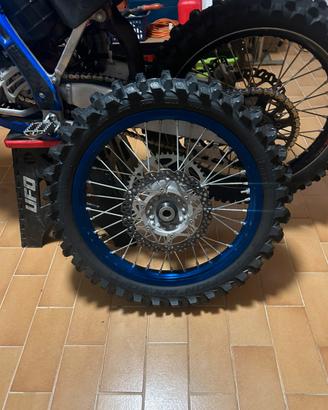 CERCHI YZ 125