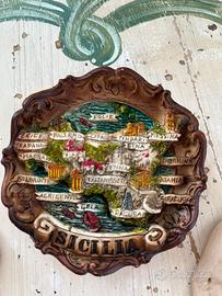Piatto decorativo, raffigurante la Sicilia