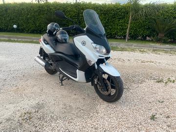 X MAX 250