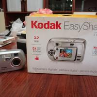 macchina fotografica digitale e stampante per foto